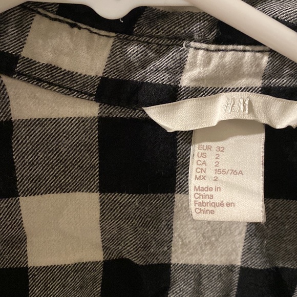 H&M size 2 flannel black and white checkered long sleeve flannel shirt - Picture 2 of 5
